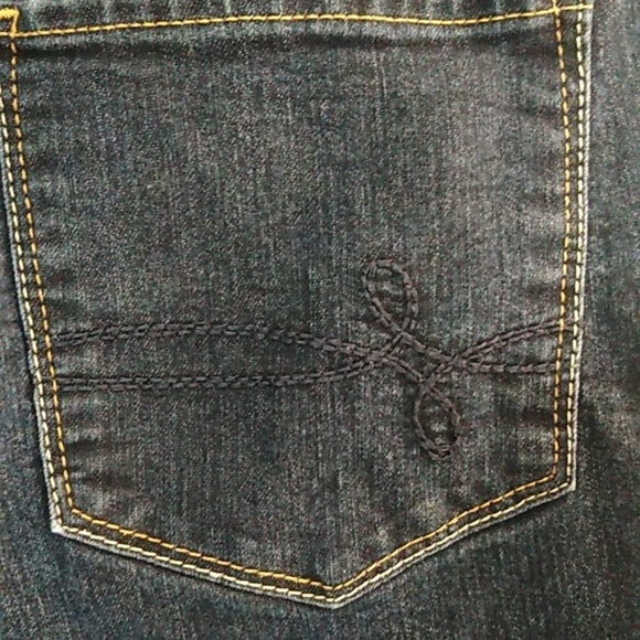 LEVIS DARK DENIM STRETCH CUFFED CAPRI CROPPED 5 POCKET JEANS - Picture 3 of 7